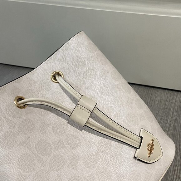 Coach Cbh06 Rowan Bucket Bag White